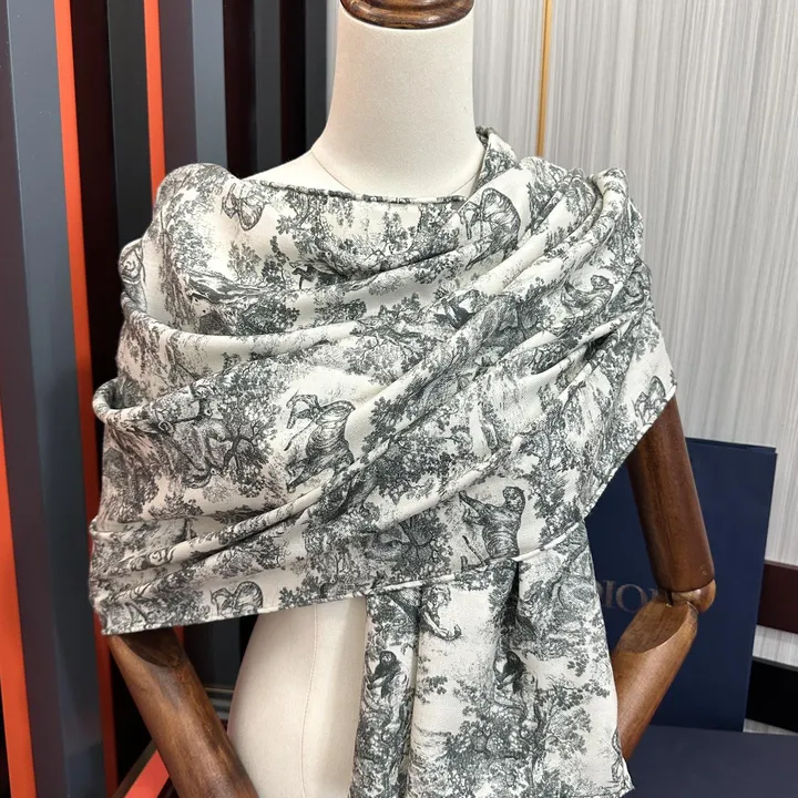 スーパーコピー ディオール マフラー