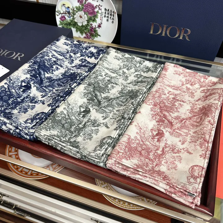 スーパーコピー ディオール マフラー