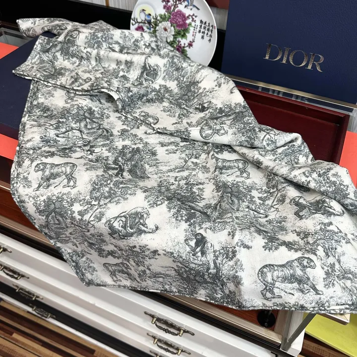 スーパーコピー ディオール マフラー