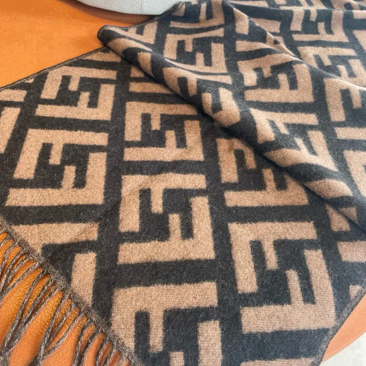 スーパーコピー フェンディ マフラー