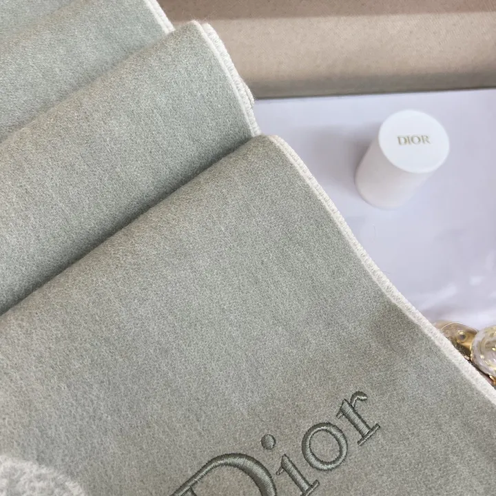 スーパーコピー ディオール マフラー