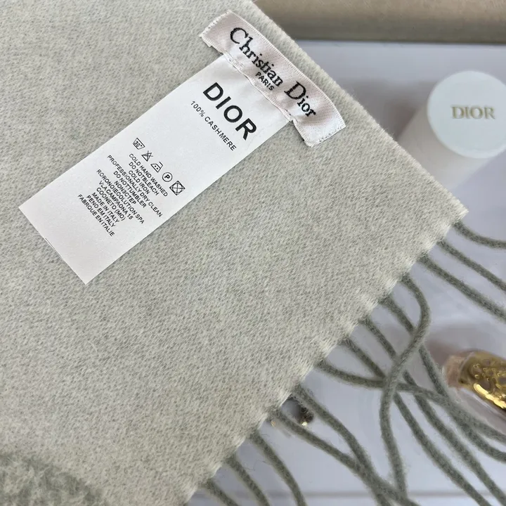 スーパーコピー ディオール マフラー