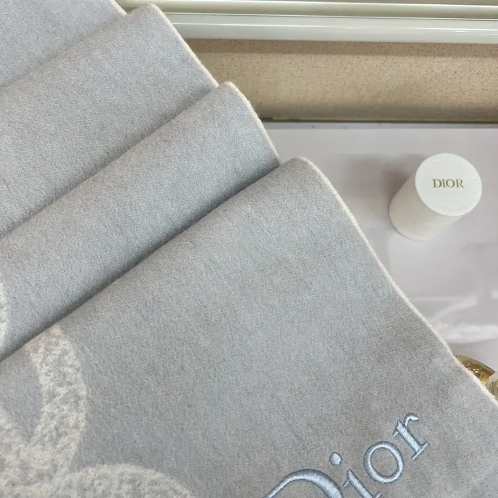 スーパーコピー ディオール マフラー