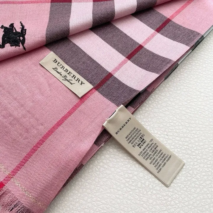 スーパーコピー バーバリー ス マフラー