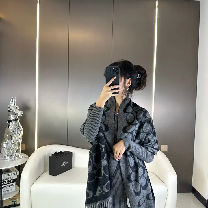 スーパーコピー コーチ マフラー