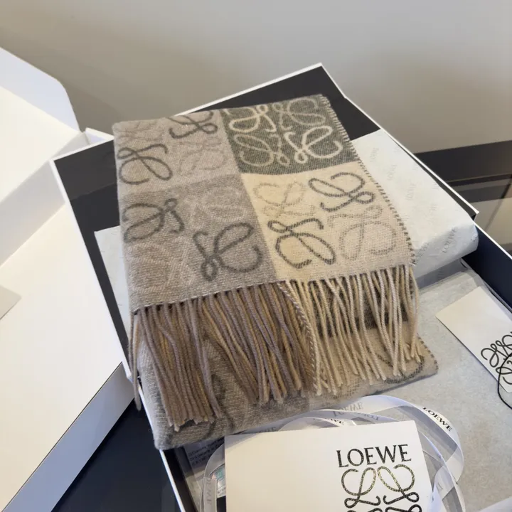 スーパーコピー ロエベ マフラー