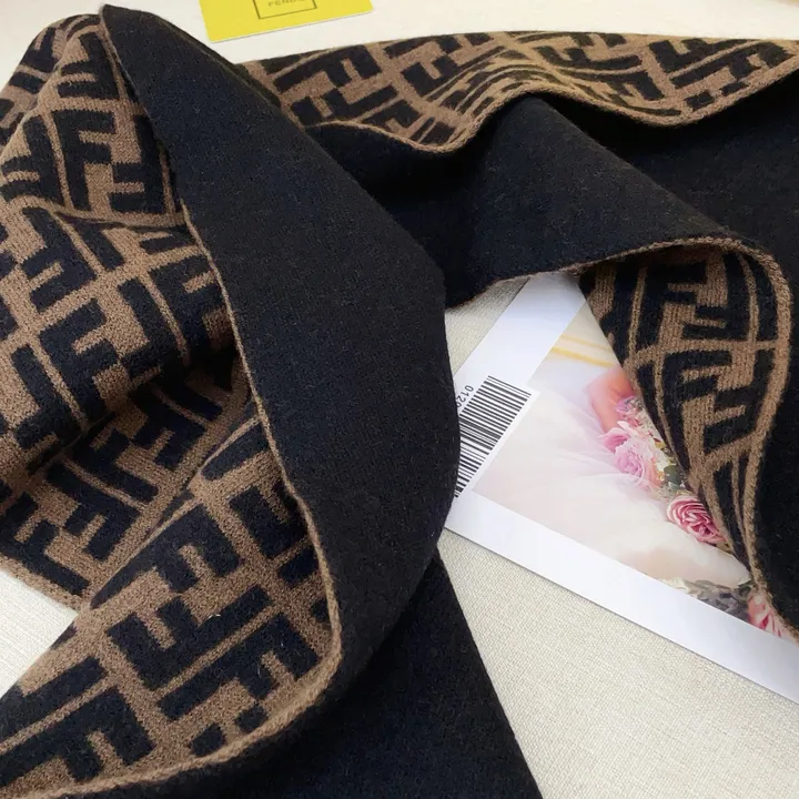 スーパーコピー フェンディ マフラー