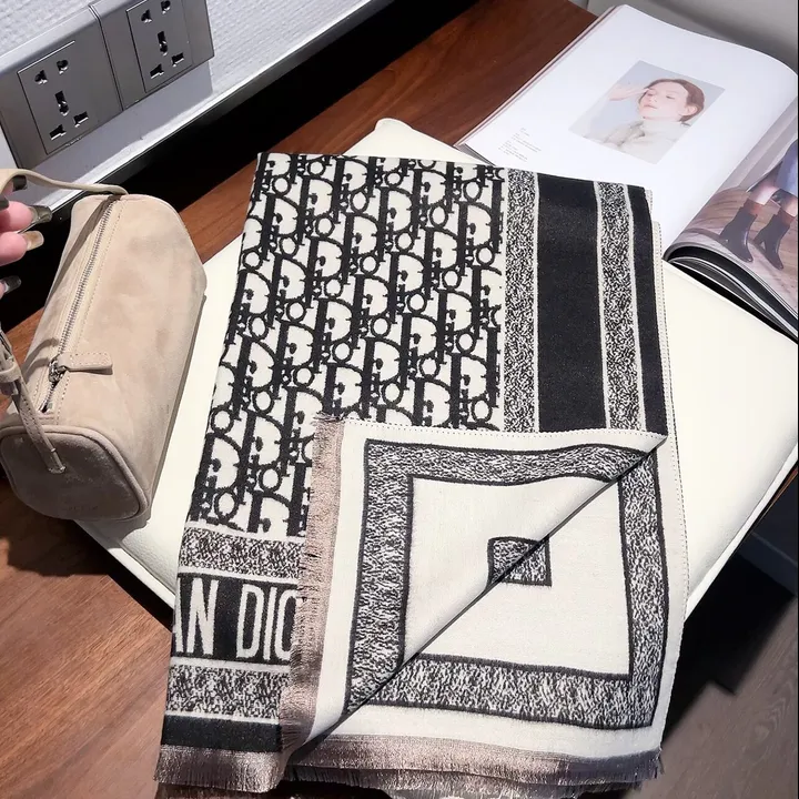 スーパーコピー ディオール マフラー