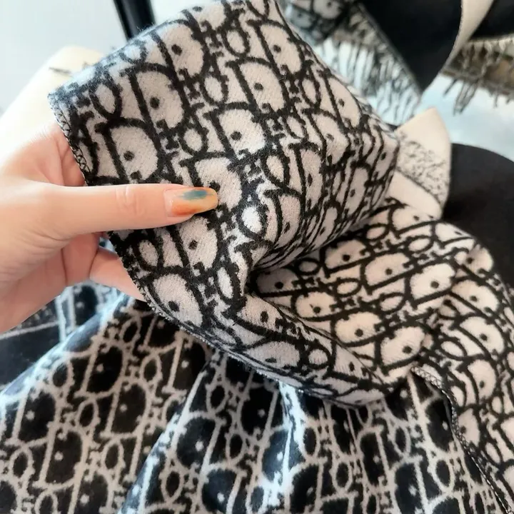 スーパーコピー ディオール マフラー