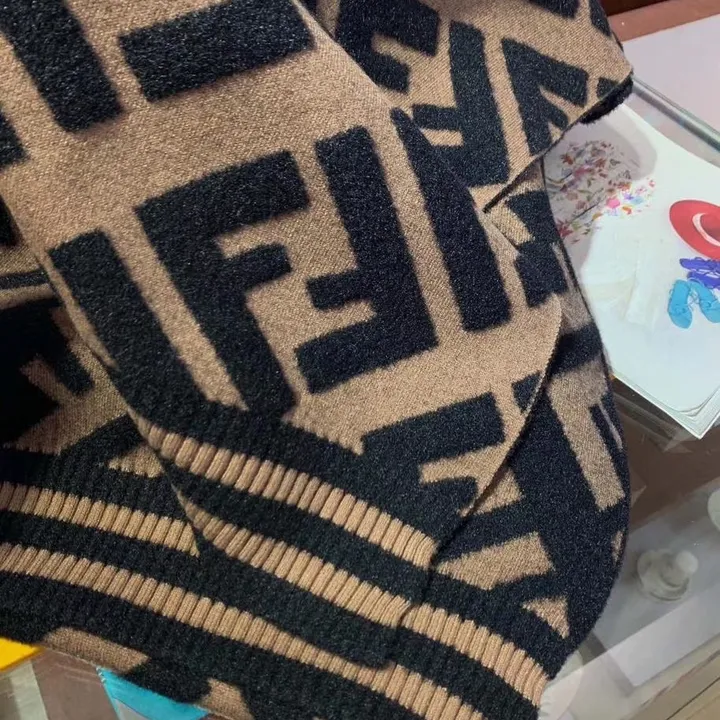 スーパーコピー フェンディ マフラー