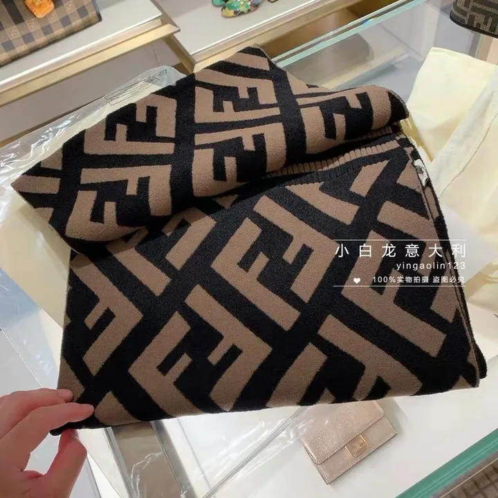 スーパーコピー フェンディ マフラー