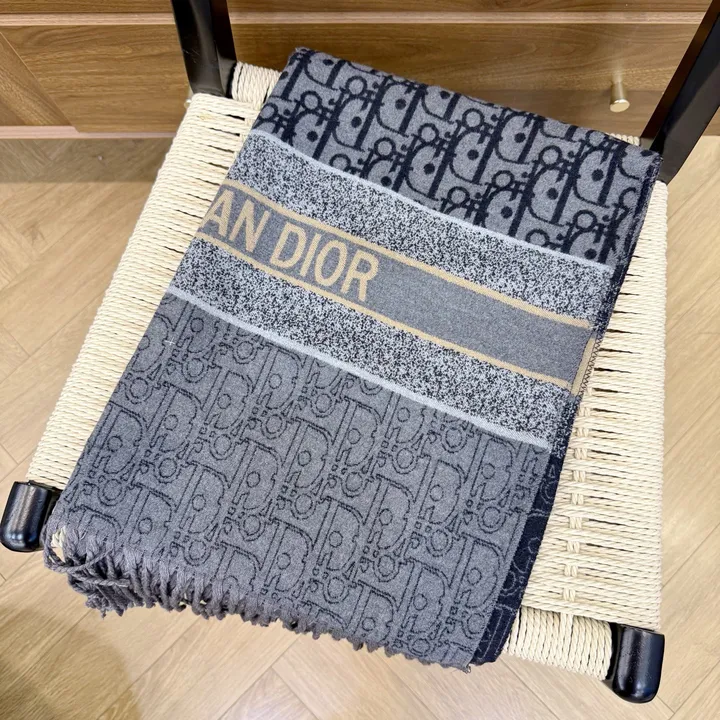 スーパーコピー ディオール マフラー