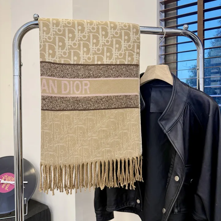 スーパーコピー ディオール マフラー