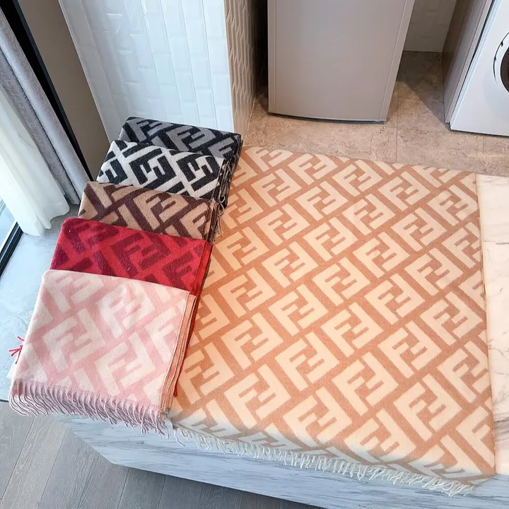 スーパーコピー フェンディ マフラー