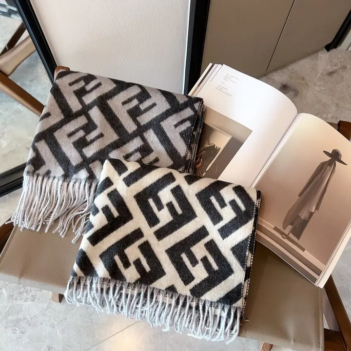 スーパーコピー フェンディ マフラー