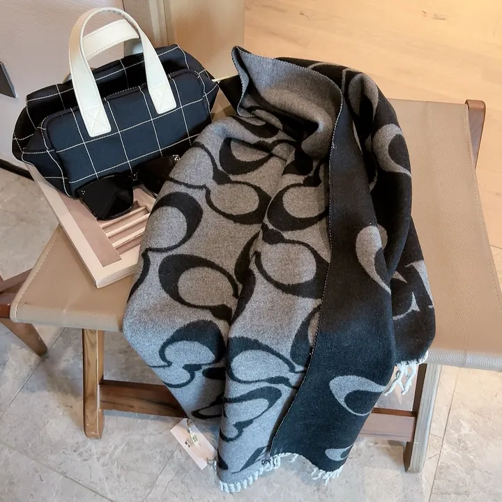 スーパーコピー コーチ マフラー