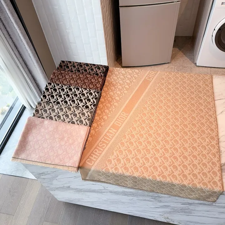 スーパーコピー ディオール マフラー