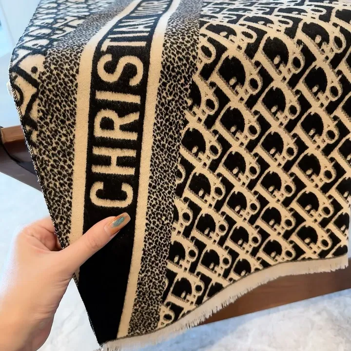 スーパーコピー ディオール マフラー