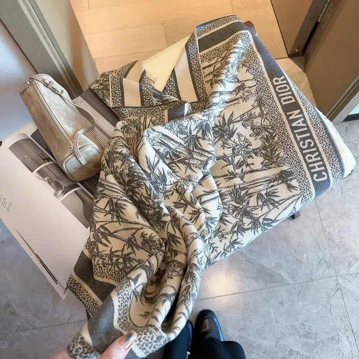 スーパーコピー ディオール マフラー