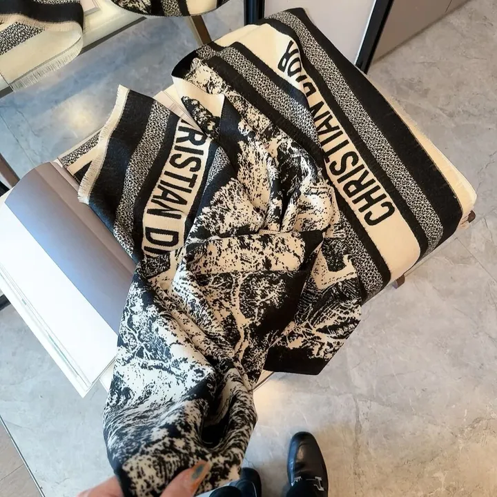 スーパーコピー ディオール マフラー