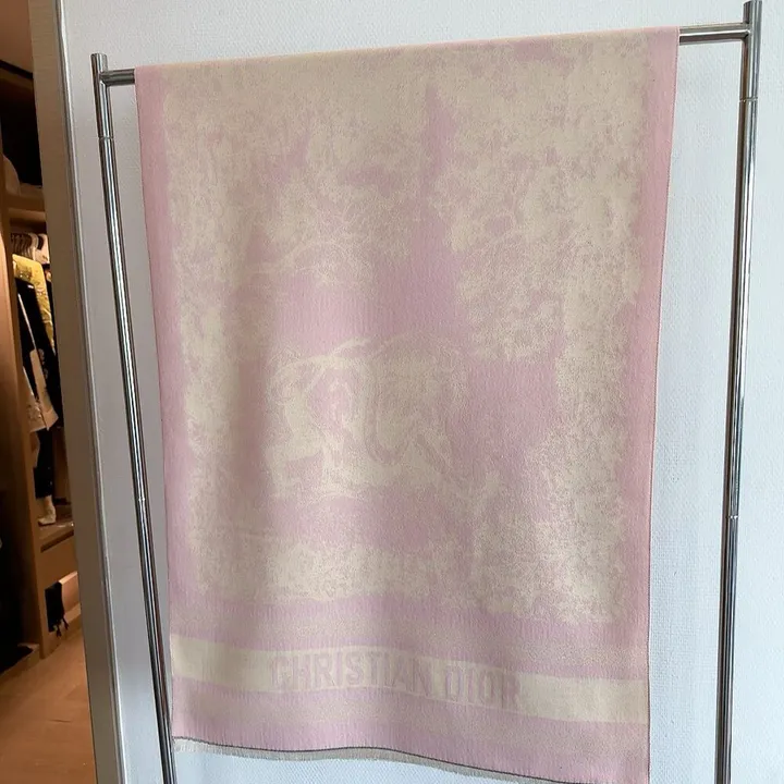 スーパーコピー ディオール マフラー