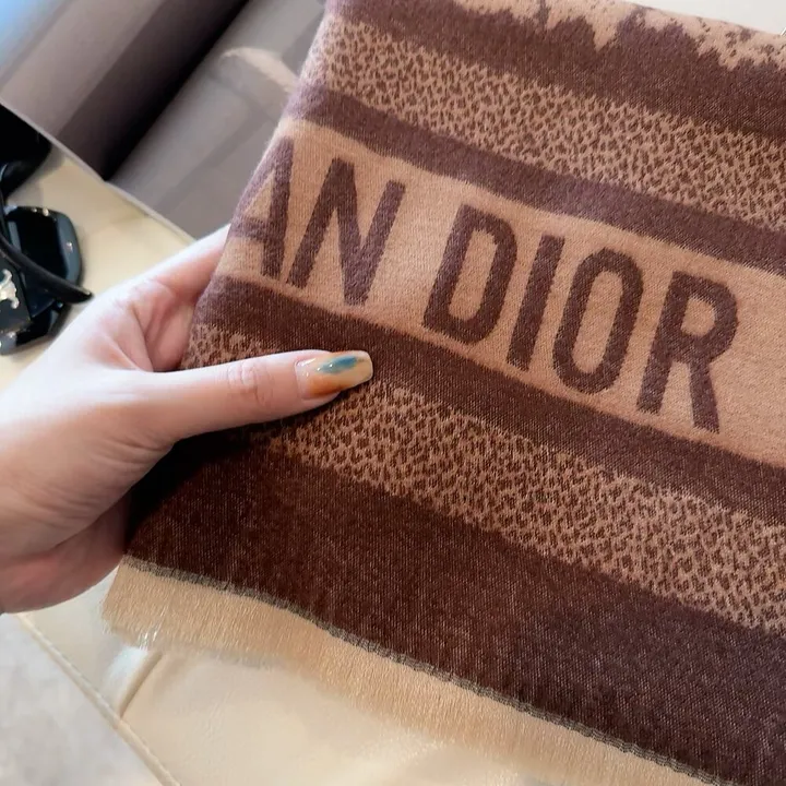 スーパーコピー ディオール マフラー