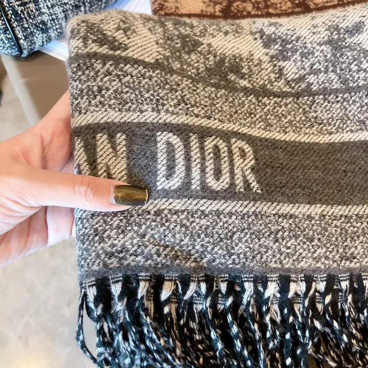 スーパーコピー ディオール マフラー