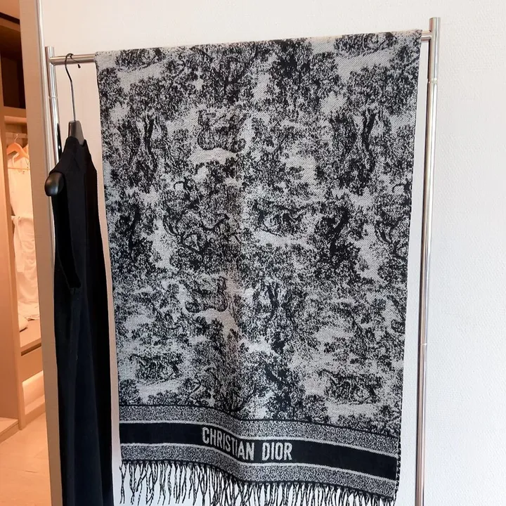 スーパーコピー ディオール マフラー