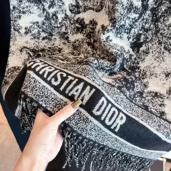 スーパーコピー ディオール マフラー