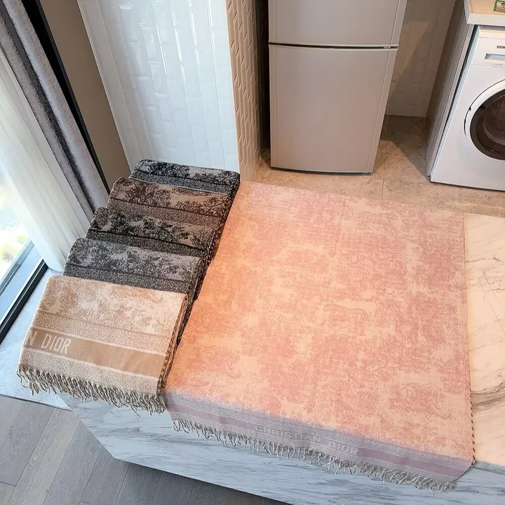 スーパーコピー ディオール マフラー