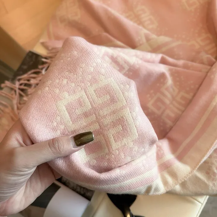 スーパーコピー ジバンシィ マフラー