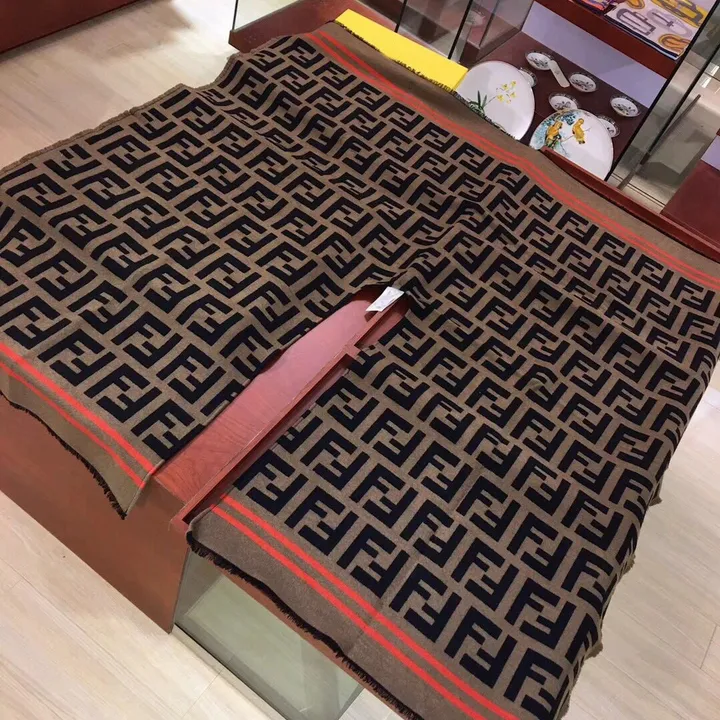 スーパーコピー フェンディ マフラー