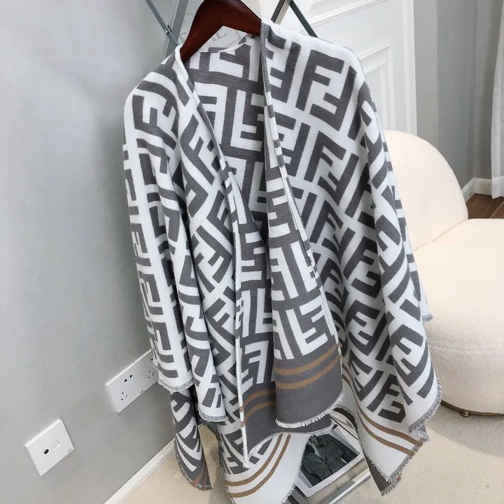 スーパーコピー フェンディ マフラー