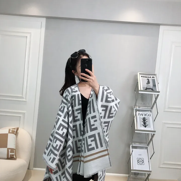 スーパーコピー フェンディ マフラー