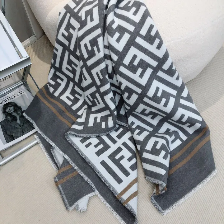 スーパーコピー フェンディ マフラー