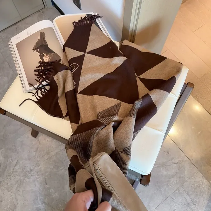 スーパーコピー ヴィヴィアン・ウエストウッド マフラー