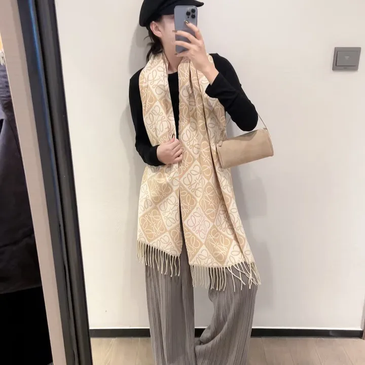 スーパーコピー ロエベ マフラー