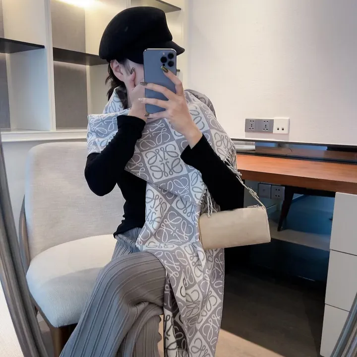 スーパーコピー ロエベ マフラー