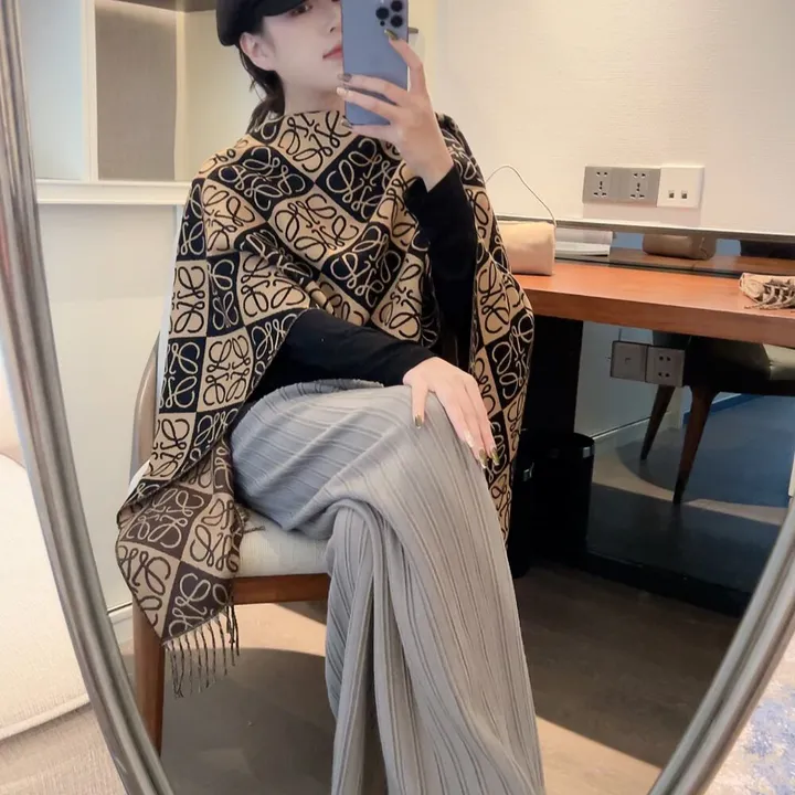 スーパーコピー ロエベ マフラー