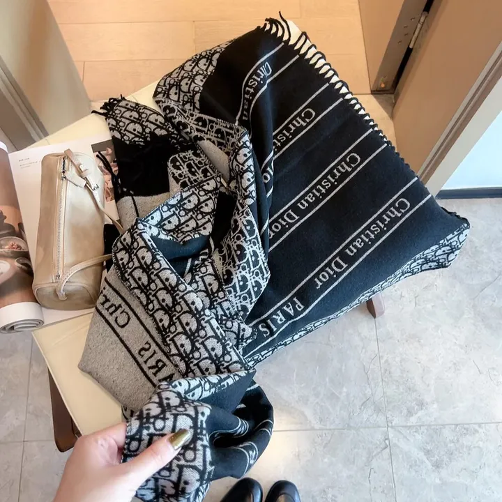 スーパーコピー ディオール マフラー