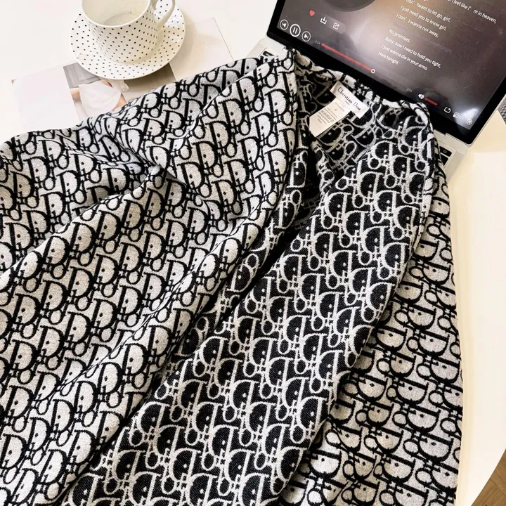 スーパーコピー ディオール マフラー