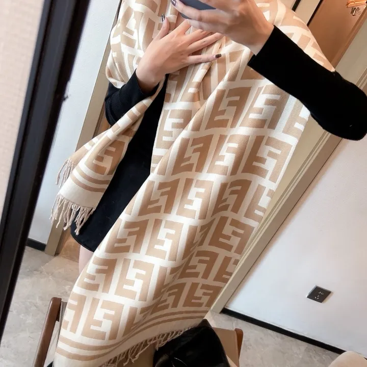 スーパーコピー フェンディ マフラー