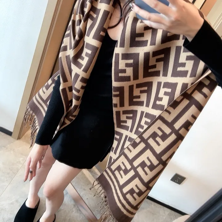 スーパーコピー フェンディ マフラー