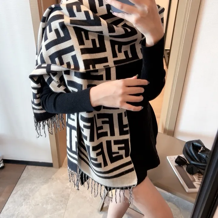 スーパーコピー フェンディ マフラー