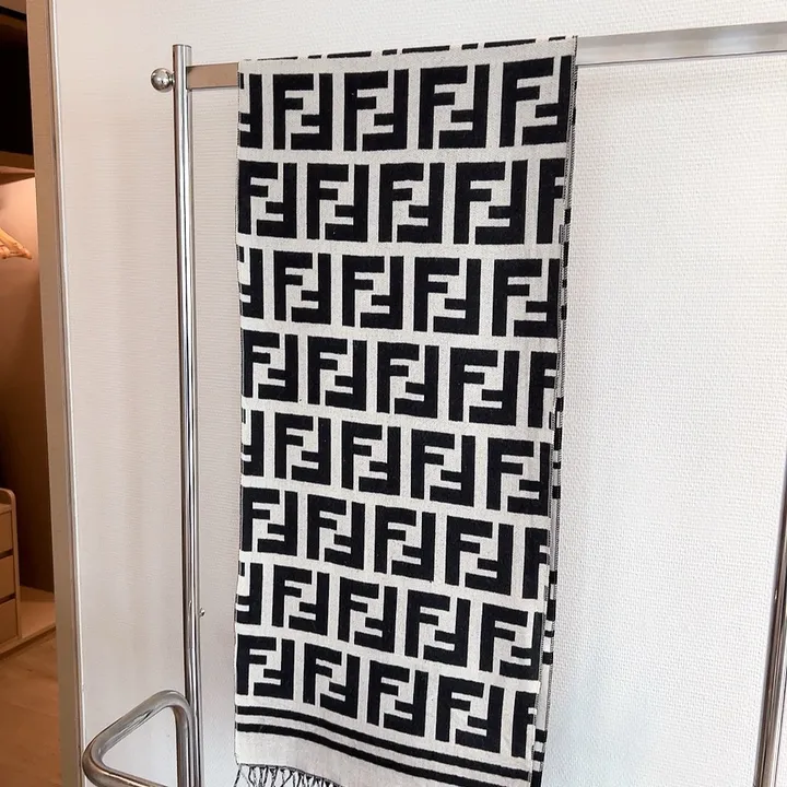 スーパーコピー フェンディ マフラー