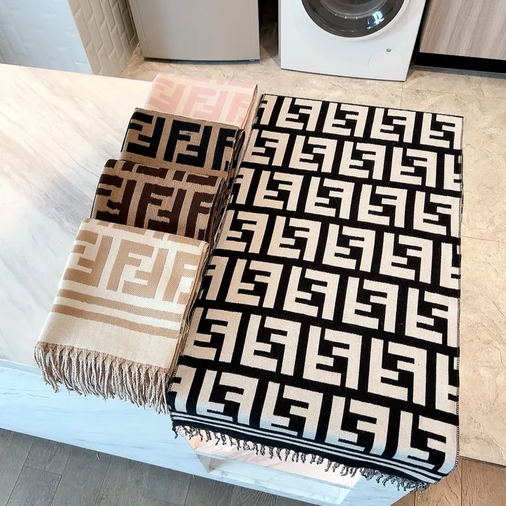 スーパーコピー フェンディ マフラー