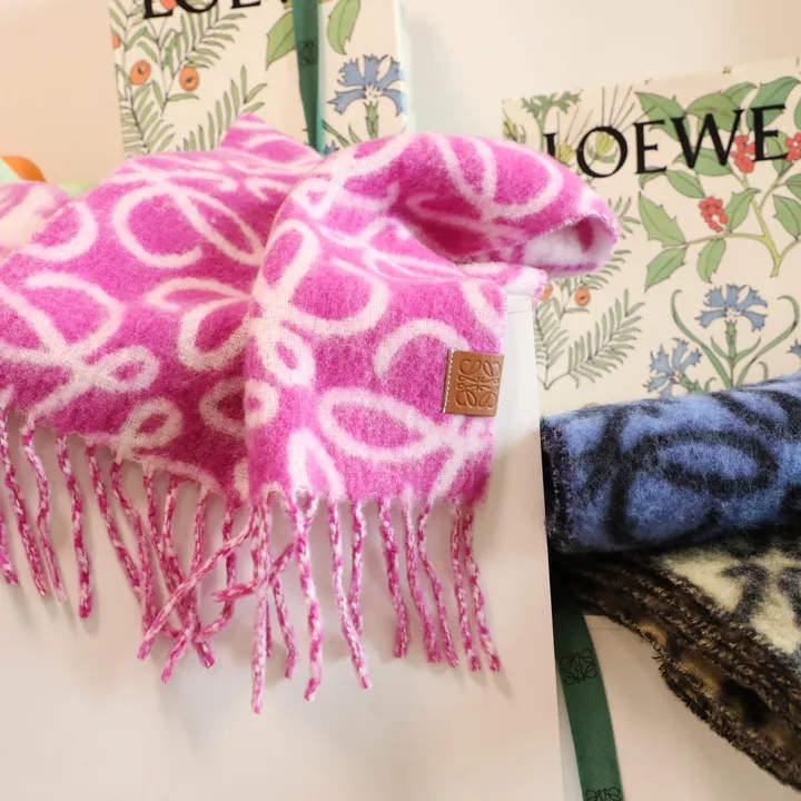 スーパーコピー ロエベ マフラー