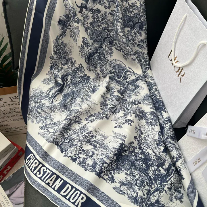 スーパーコピー ディオール マフラー