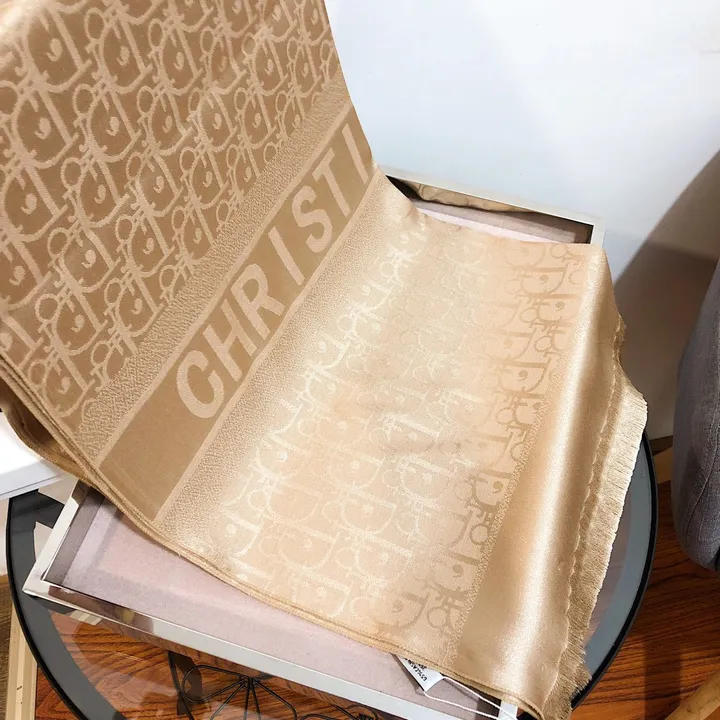 スーパーコピー ディオール マフラー