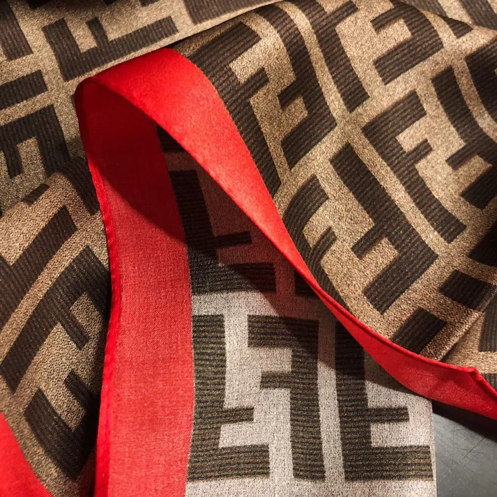 スーパーコピー フェンディ マフラー